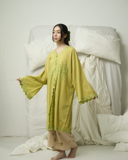 (Preorder) BAYANG — Oversized Kebaya Top